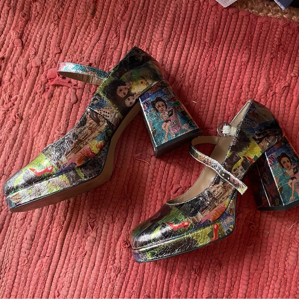 Steve Madden Mingle Comic Print
